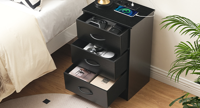 Black Bedside Table with Integrated Charging Station, Slim Side Table with 3 Szuflady z włókniny, 2 Gniazda, 1 USB-A & 1 Type-C Port for Living Room and Bedroom