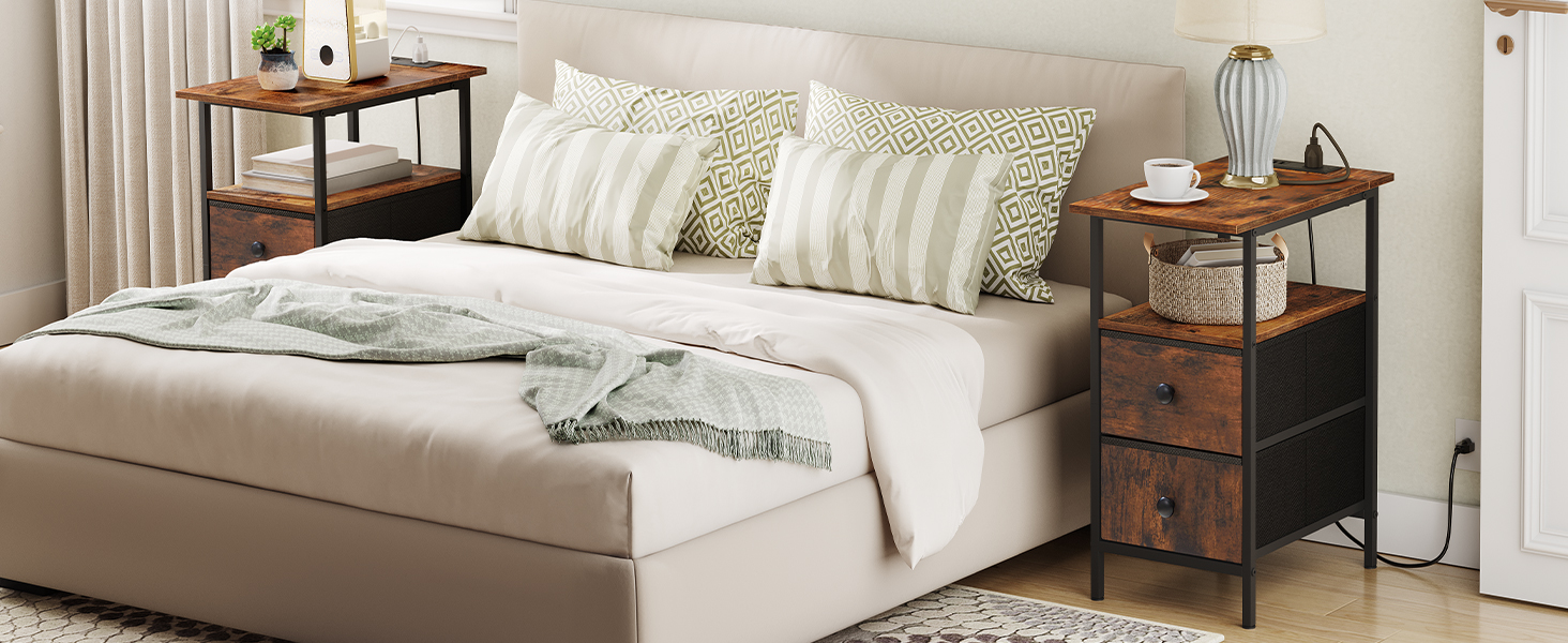 Endebord med ladestation, Smal sidebord, Natbord med 2 Ikke-vævede skuffer, Slankt sofabord, til små rum, Stue, Soveværelse, Rustik brun og sort