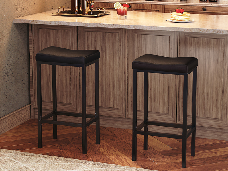 HOOBRO Bar Stools Set of 2, Breakfast Stools Height 63 cm with Footrests, PU Leather Kitchen Chairs, Counter Bar Chairs with Saddle Seat for Dining Room, Home Bar, Black