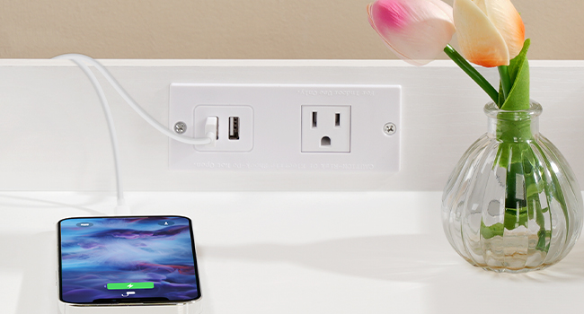 Table de chevet HOOBRO avec station de recharge, Table de bout avec tiroir et tablette ouvrante, Table de chevet avec ports et prises USB, Petit stand de nuit pour la chambre, Style simple, Blanc