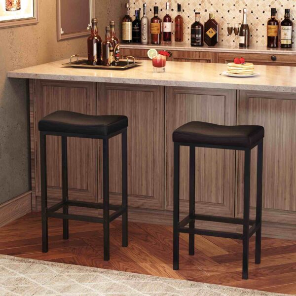 Set di sgabelli da bar HOOBRO 2, Altezza Sgabelli Colazione 63 cm con poggiapiedi, Sedie da cucina in pelle PU, Sedie da bancone bar con seduta a sella per sala da pranzo, Bar di casa, Nero