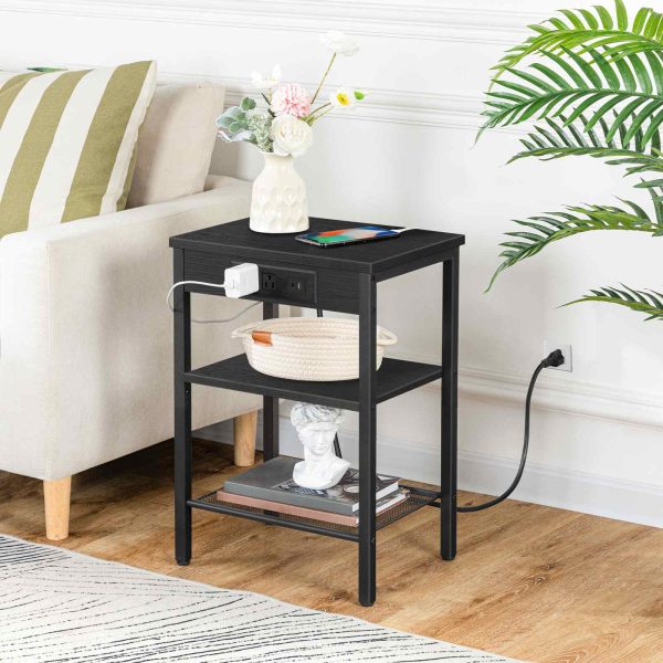 Black End Table with Charging Station and USB Ports, 3-Etagen-Nachttisch mit verstellbarer Ablage, Schmaler Beistelltisch für kleine Räume, Geeignet für Wohnzimmer, Schlafzimmer und Balkon