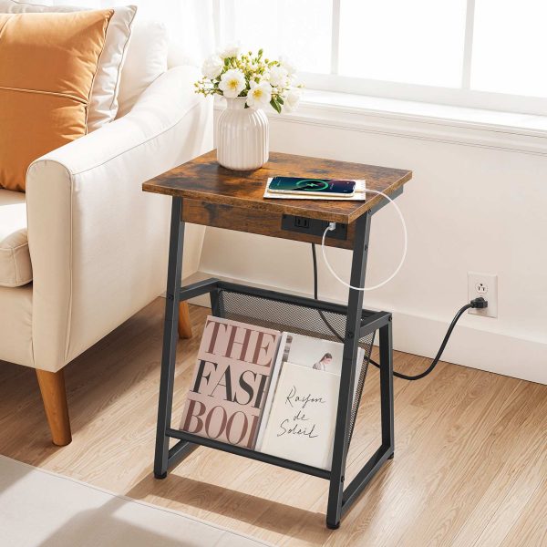 Tavolino con stazione di ricarica integrata, Marrone rustico & Tavolino da divano nero con portariviste, Tavolo portaoggetti dotato di 1 Outlet AC e 2 Porte USB, Adatto per soggiorno e camera da letto