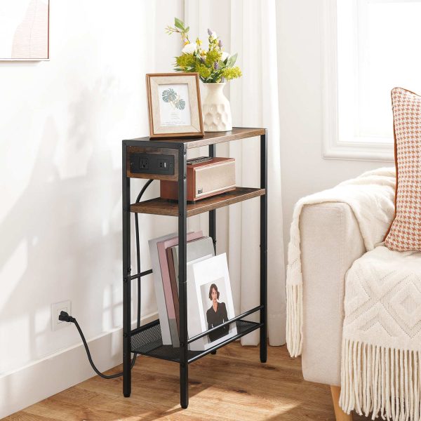 Slim Narrow Side Table with Integrated Charging Module, Space-Saving End Table with USB Ports & Tomada elétrica, Multi-Functional Storage Shelf for Small Spaces, Marrom Rústico & Black Finish