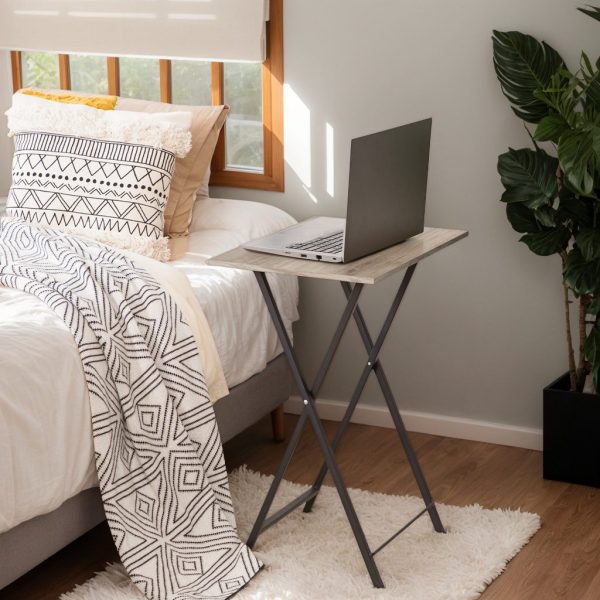 Tavolini porta TV pieghevoli (Insieme di 2), Grigio stile industriale & Tavolini neri per piccoli spazi, Tavoli snack stabili con struttura in metallo adatti per l'uso sul divano, Design salvaspazio con facile montaggio