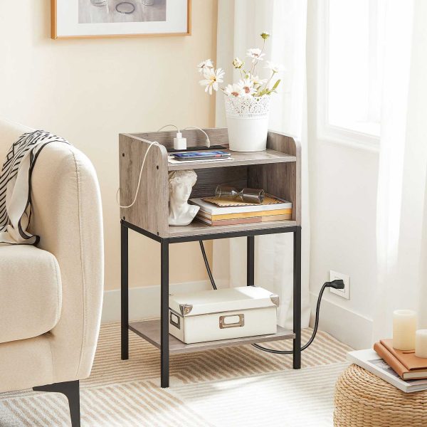 Grey Nightstand with Integrated Charging Station, Space-Saving End Table with Open Compartment and Multi-Port Power Supply for Bedroom & Små mellomrom