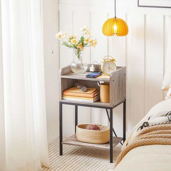 Grey Nightstand with Integrated Charging Station, Space-Saving End Table with Open Compartment and Multi-Port Power Supply for Bedroom & Små mellomrom