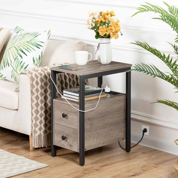 طاولة جانبية مع محطة شحن, طاولة جانبية للأريكة مجهزة 2 أدراج, منافذ USB ومنافذ الطاقة, طاولة بجانب السرير مناسبة للمساحات الصغيرة, غرفة المعيشة وغرفة النوم, رمادي & أسود