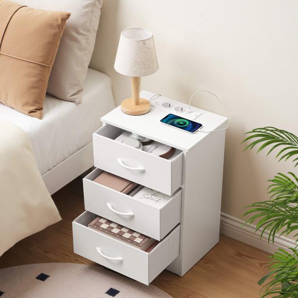 Sengbord med opladningsstation, Slim Side Table with 3 Ikke-vævede stofskuffer, Sofa Sidebord Udstyret med 2 Stikkontakter, 1 USB-A og 1 Type-C-port, Velegnet til stue og soveværelse, Hvid