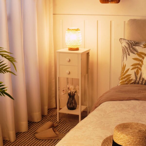 مجموعة طاولة السرير من 2, طاولة سرير ضيقة, طاولة جانبية بيضاء مع 2 أدراج, طاولة صغيرة بجانب السرير مع إطار معدني, فتح الرف, منضدة نحيفة للمساحات الصغيرة, أبيض