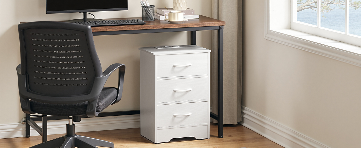 Sengbord med opladningsstation, Slim Side Table with 3 Ikke-vævede stofskuffer, Sofa Sidebord Udstyret med 2 Stikkontakter, 1 USB-A og 1 Type-C-port, Velegnet til stue og soveværelse, Hvid