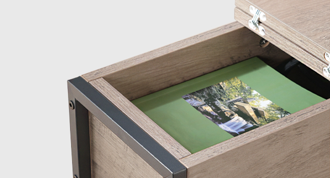 Узкий столик с зарядной станцией, Flip-Top Slim Side Table, Multi-Functional Bedside Nightstand with Storage, Подходит для небольших помещений, Гостиная и Спальня, Серый и Черный