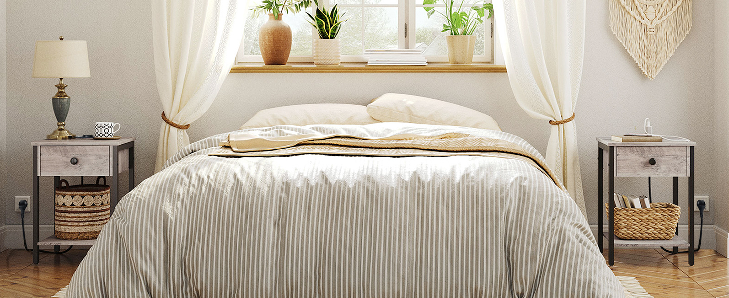 Comodino grigio con stazione di ricarica e porte USB, Dotato di cassetto e ripiano portaoggetti, Design salvaspazio per la camera da letto