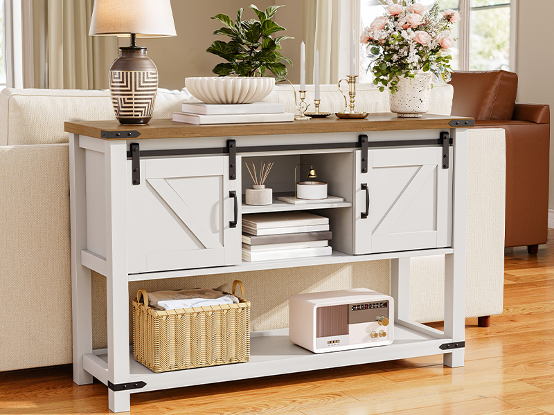 46" parasztház bejárati asztal tárolóval, Keskeny konzolasztal nyitott polcokkal és 2 szekrény, kanapéasztal csúszó istálló ajtókkal, a folyosóra, nappali, Fehér és dió
