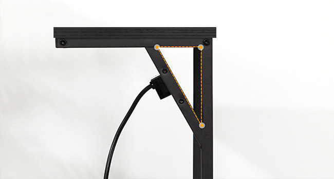 C koncová tabulka ve tvaru C s nabíjecí stanicí, Úzký boční stůl pro pohovku pro malý prostor, Průmyslový noční stůl s kovovým rámem pro obývací pokoj, Ložnice, Kolej, Černý