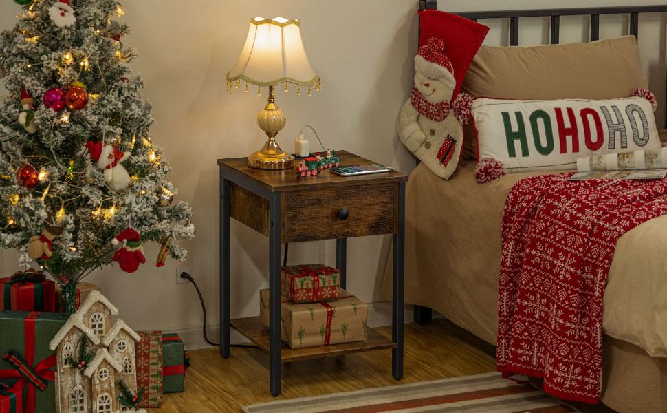 Nuetsstand mat Opluedstatioun, Enn Dësch mat 2 Auswee an 2 USB Ports, Säit Table mat Tirang an oppen Regaler, klengen Raum Enn Dësch, Fir Schlofkummer, rustikal brong