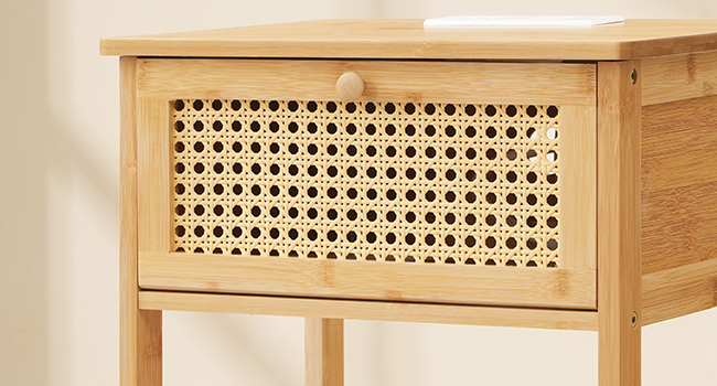 Висока тумбочка