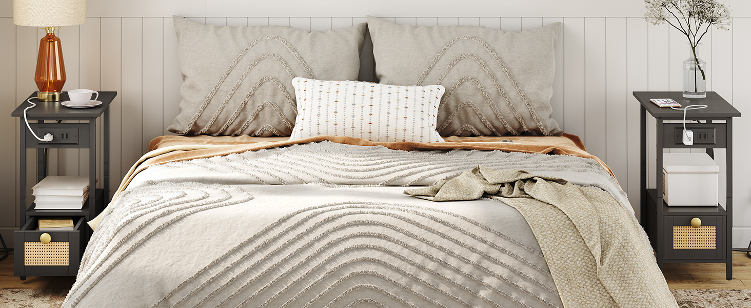 endebord med ladestasjon, smalt sidebord med skuff- og USB -porter & strømuttak, nattbords nattbord for små mellomrom, soverom, stue, svart