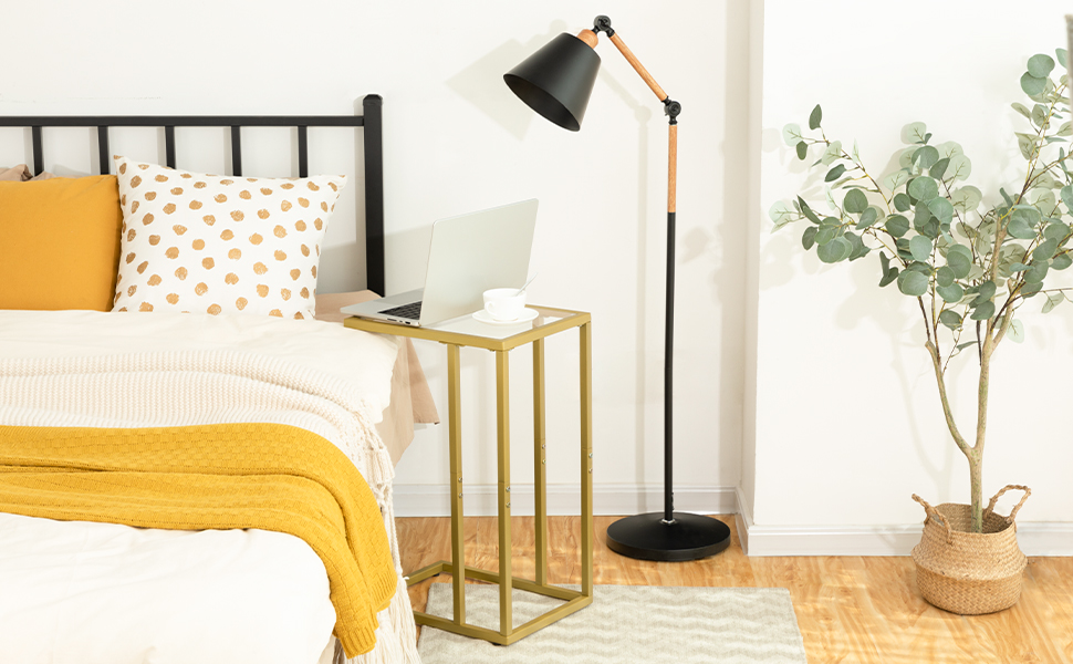 C -formet endebord, herdet glass gull sidebord, under sofabord, Liten kaffesnacksbord for små mellomrom, Laptop End Table for Living Room, nattbord, metallramme, gull