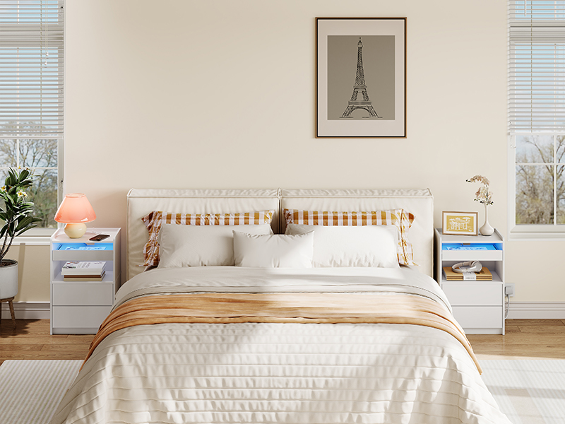 Valkoinen sängyn pöytä latausasemalla, Päätytaulukko, jossa on 20-värinen LED-valo, Yöpsät 1 Vaihtovirta, 2 USB-portit, 3 Makuuhuoneen laatikot, Olohuone, Opiskelu, Kotitoimisto