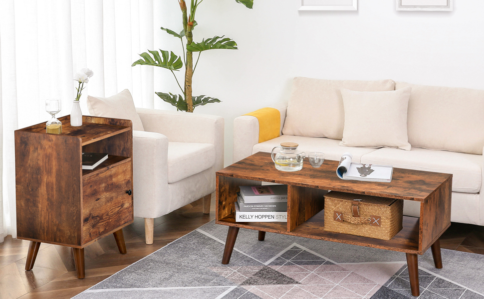 Puinen yöpöytä, Puupeitteinen pöytä kytkevällä ovella, Sivupöytä pieniin tiloihin, Puinen ilmeen aksenttipöytä, Vakaa ja tukeva rakenne, Maalaismainen ruskea