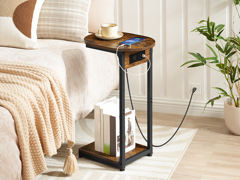 طاولة جانبية على شكل C