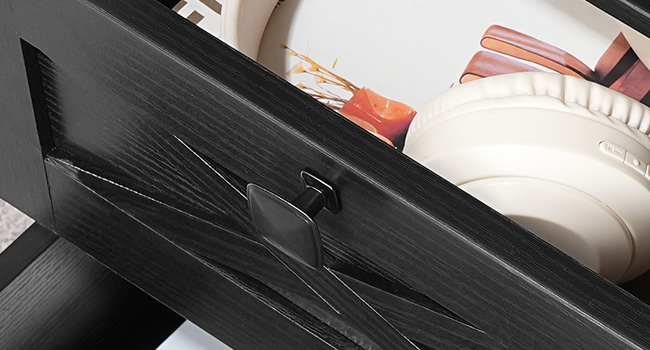 منضدة مع محطة شحن