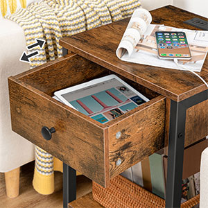 sraith de 2 Táblaí deiridh le stáisiún muirir agus calafoirt USB, Seastán oíche le tarraiceán agus seilf stórála, Tábla cois leapa do spásanna beaga, seomra codlata, Rustic donn agus dubh