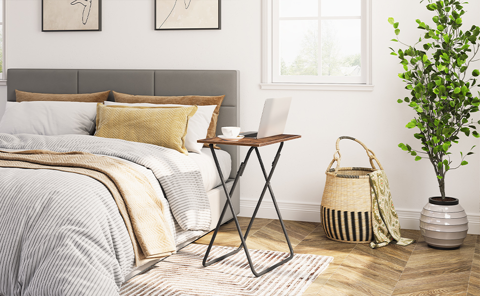 Tábla Tráidire Teilifíse Folding, tábla sneaice tolg, Tábla taobh do spás beag, seastán caife foldable, tábla deiridh ríomhaire glúine, tábla teilifíse, tábla dí, don seomra suí, seomra codlata, cistine, donn tuaithe