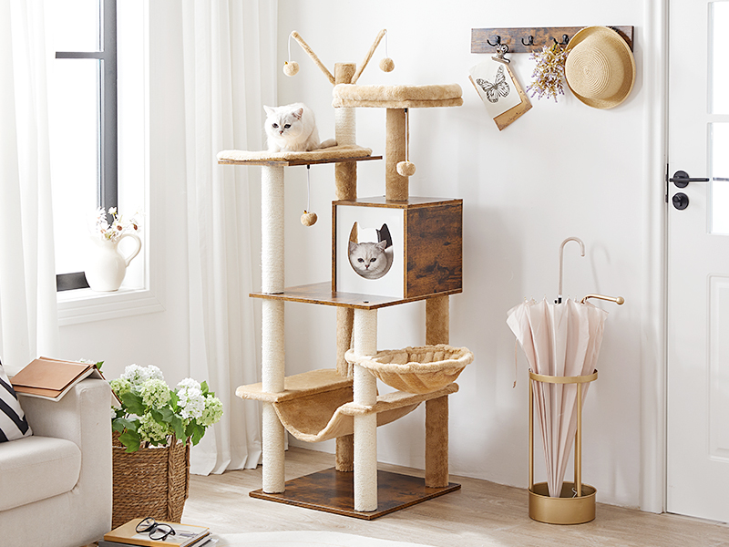 Kattetre, 58.3 Tommer kattetårn for innendørs katter, Tre katt hus med 2 Katt hengekøyer, Moderne katteleilighet med katteskrapende innlegg, Cat Teaser Sticks, Myke abbor, Rustikk brun