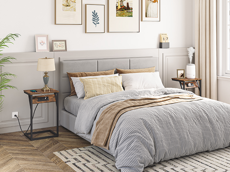 Sada 2 C Tvarová koncová tabulka s nabíjecí stanicí, Odkládací stolek pro pohovku s USB porty & Outlet, Průmyslový gaučový stůl s kovovým rámem pro studijní obývací pokoj ložnice, Rustikální hnědá