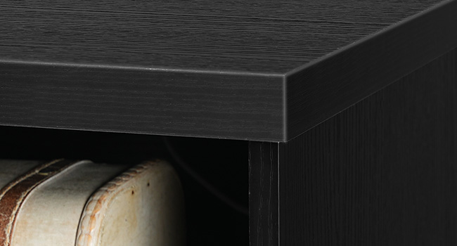 منضدة مع محطة شحن