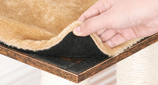 crann cat, túr cat do chait faoi dhíon, Teach cat adhmaid le poist scríobadh cat, condo cat, cat hammock, barr péirse, cúisín inbhainte inbhainte, cat féin groomer, donn tuaithe