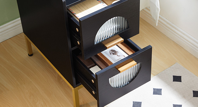 طاولة جانبية