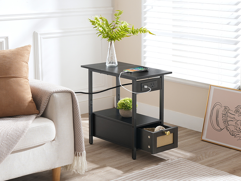 endebord med ladestasjon, smalt sidebord med skuff- og USB -porter & strømuttak, nattbords nattbord for små mellomrom, soverom, stue, svart
