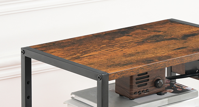 Estantes abiertos Los amplios estantes superiores e intermedios ofrecen el lugar ideal para su impresora., escáner, etc..