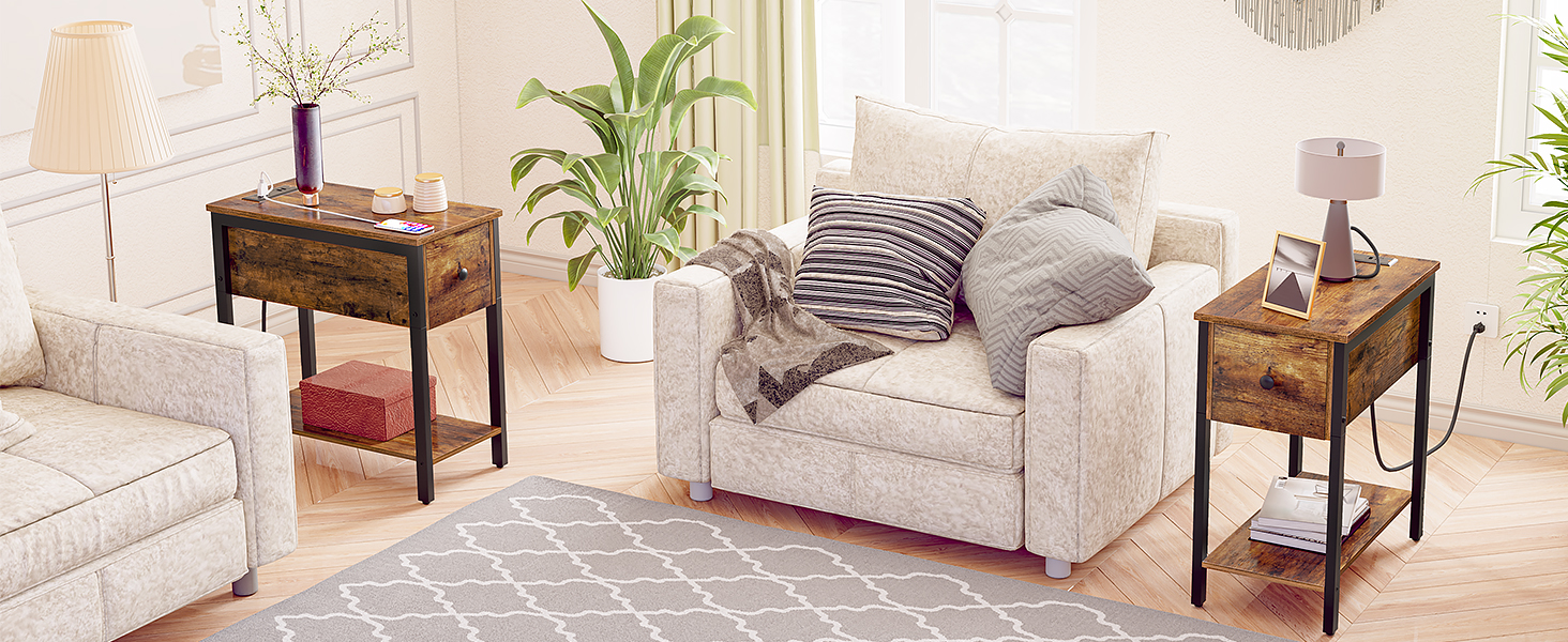 Enn Dësch mat Opluedstatioun, schmuel Säit Table mat Tirang, USB Ports a Kraaft Outlet, Nuetsstand fir kleng Plazen, Wunnzëmmer, Schlofkummer, stabil a robust, rustikal brong