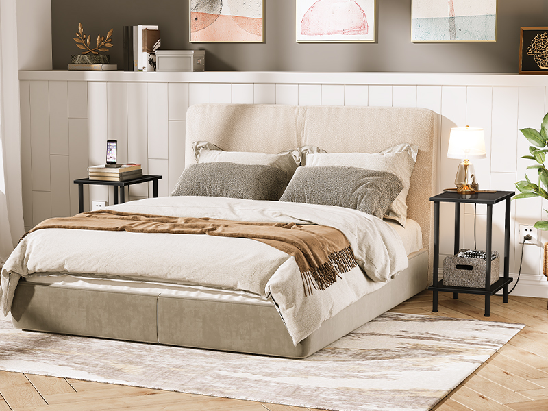 koncový stolík s nabíjacou stanicou