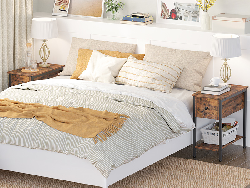 úzky koncový stôl pre malé priestory