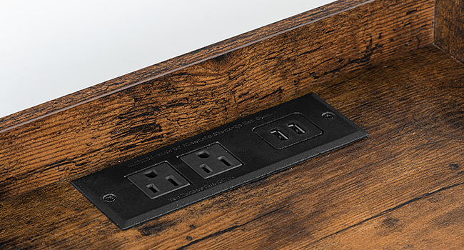 seastán oíche le stáisiún luchtaithe, Tábla deiridh le tarraiceán oscailte, Tábla taobh le calafoirt agus asraonta USB, Le haghaidh spásanna beaga, seomra codlata, donn tuaithe