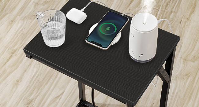 C koncová tabulka ve tvaru C s nabíjecí stanicí, Úzký boční stůl pro pohovku pro malý prostor, Průmyslový noční stůl s kovovým rámem pro obývací pokoj, Ložnice, Kolej, Černý