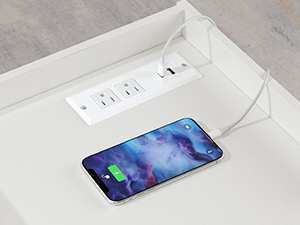 طاولة نهاية مع محطة شحن