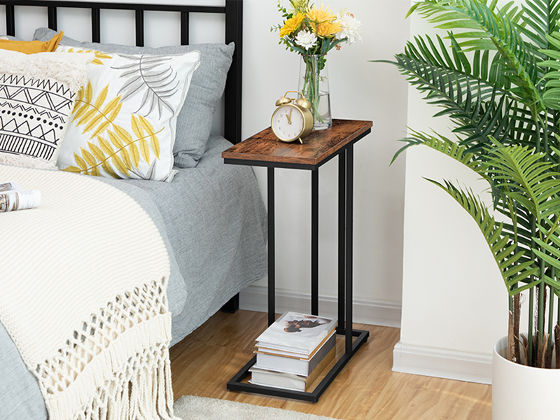 taobh -tábla C múnlaithe, tábla deiridh tolg, tábla sneaiceanna caife ríomhaire glúine, le haghaidh spás beag, seomra suí, seomra codlata, caollach, caol, ard, Troscán Accent Ad Wood le Fráma Miotail, donn tuaithe