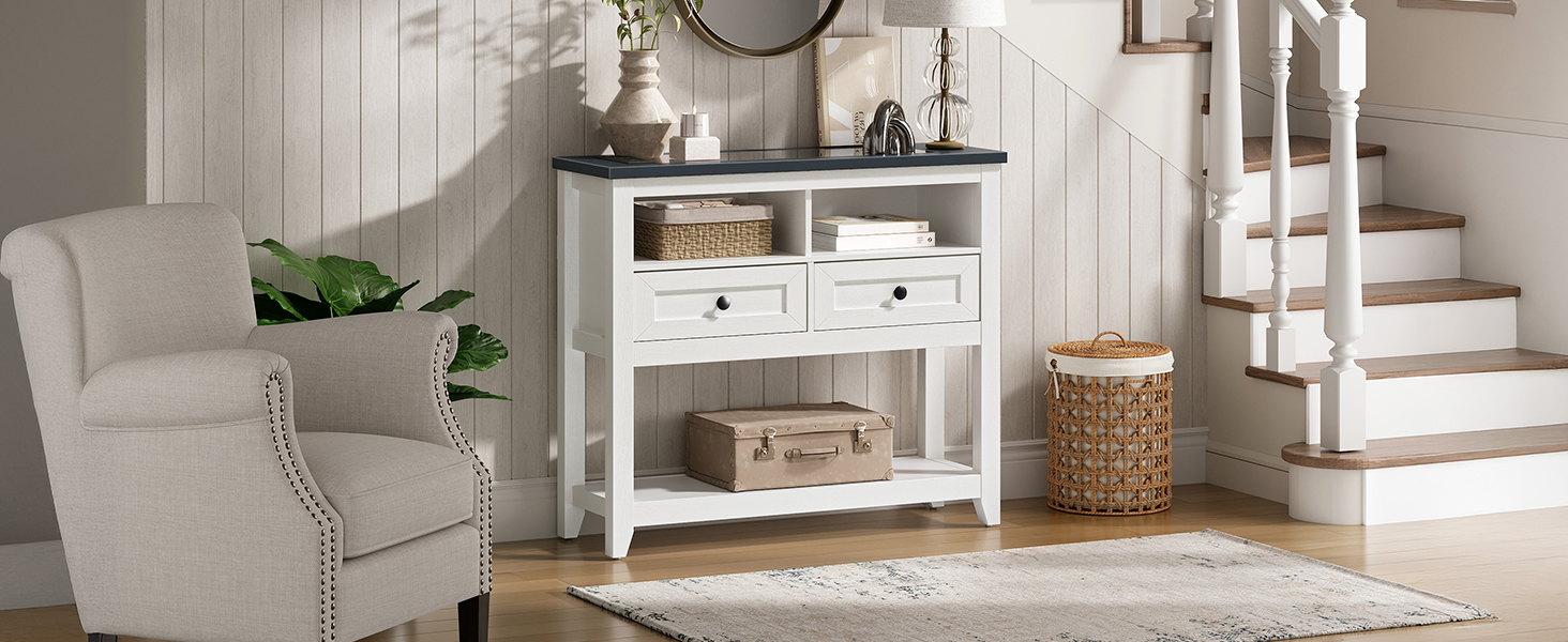 Стол в прихожей