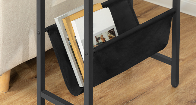 schmaler Lampentisch, Beistelltisch für kleine Räume, Schlanker Nachttisch mit Magazinhalter, Moderner dünner Sofa -Tisch, Breite Nachttisch, Snack -Couchtisch, rustikalbraun und schwarz