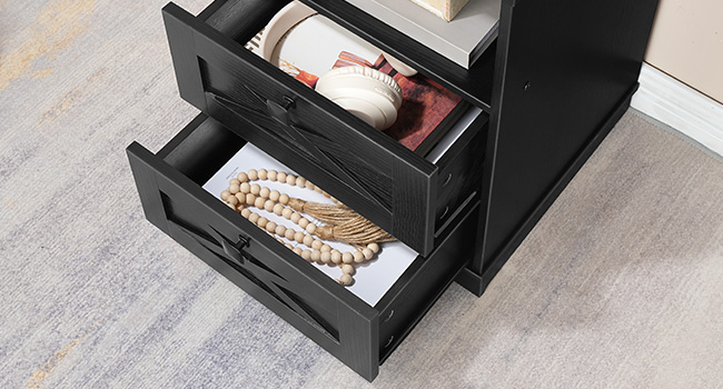 منضدة مع محطة شحن