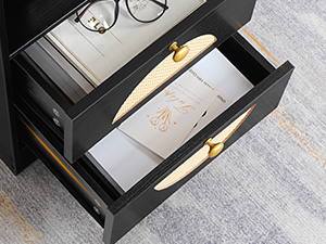 منضدة مع محطة شحن